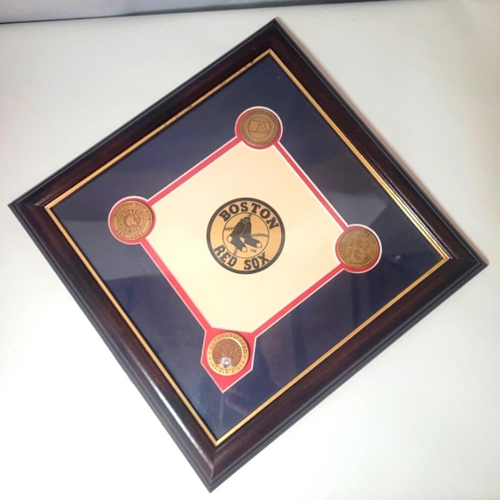 RED SOCKS Coin Picture W/Authenticated Infield Dirt By THE HIGHLAND MINT